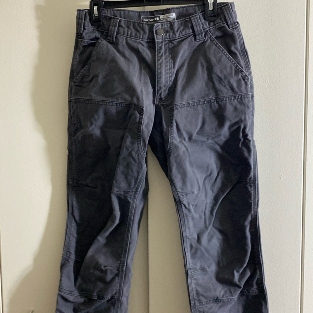 Great used condition men’s relaxed fit Carhartt pants size 31 x 30